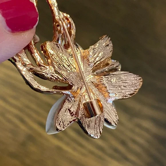 Pin - Picture 4 of 7